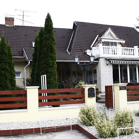 Hotel Parti Panzio Tata Exteriér fotografie
