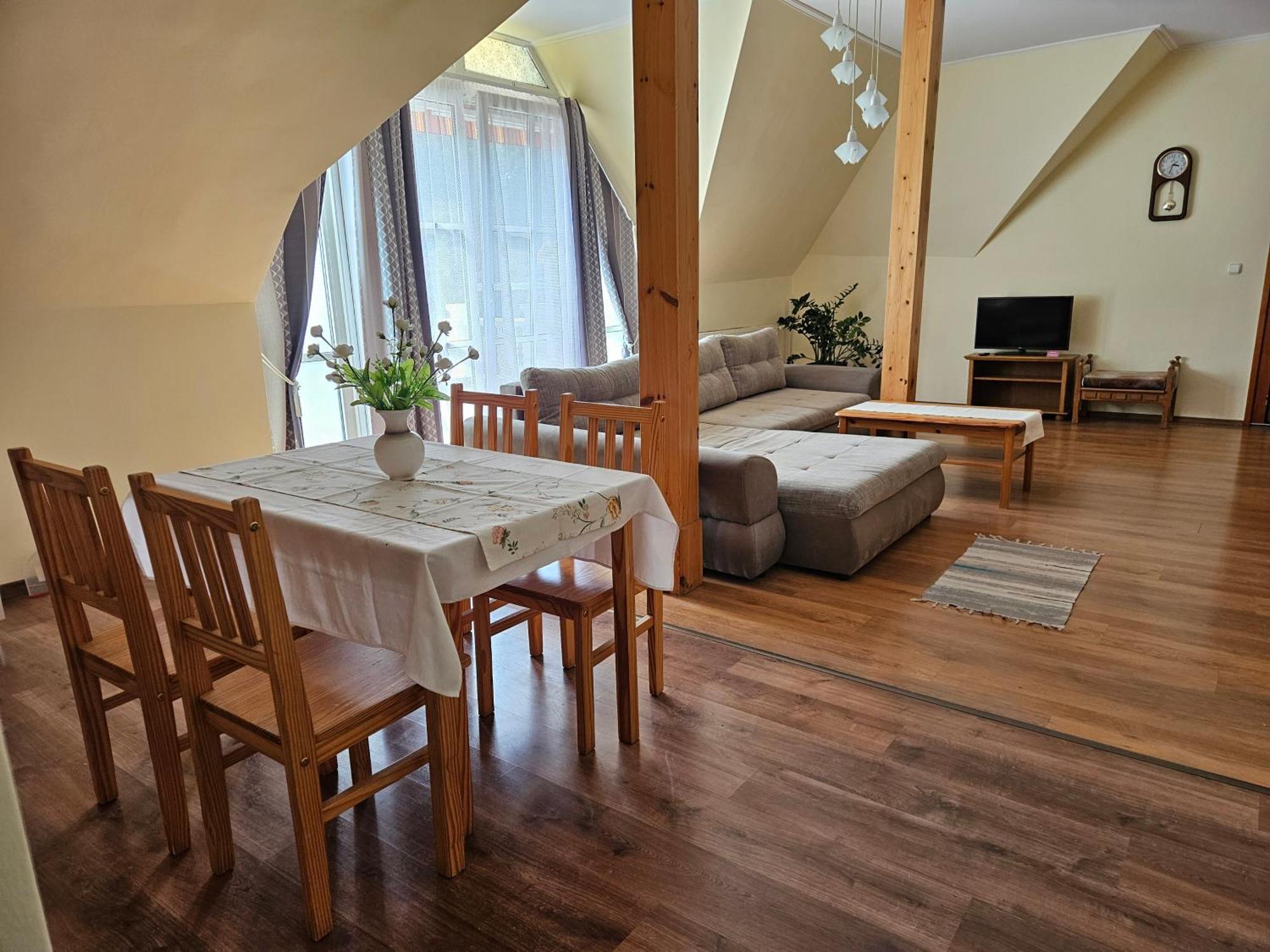 Hotel Parti Panzio Tata Exteriér fotografie