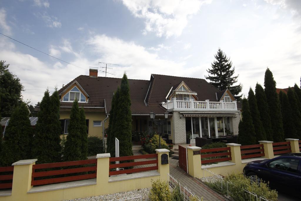 Hotel Parti Panzio Tata Exteriér fotografie