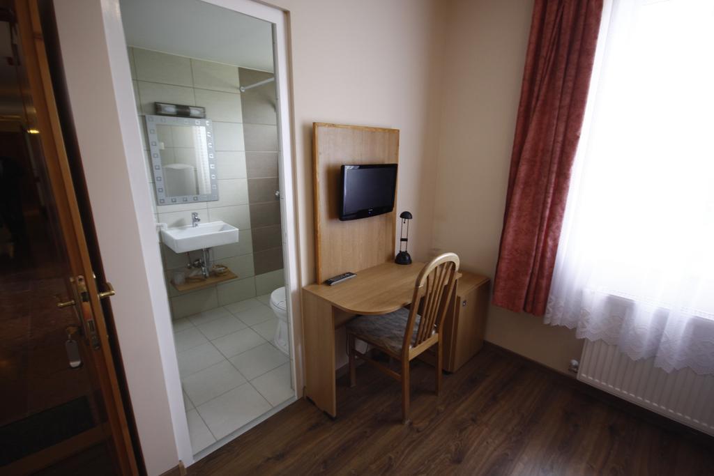 Hotel Parti Panzio Tata Exteriér fotografie
