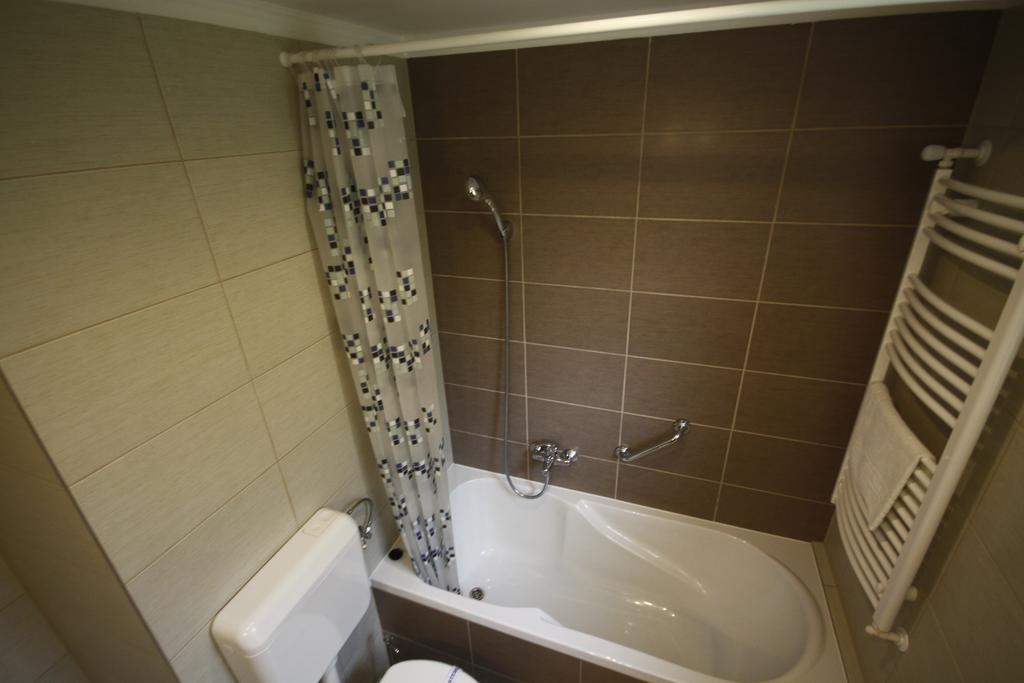 Hotel Parti Panzio Tata Exteriér fotografie