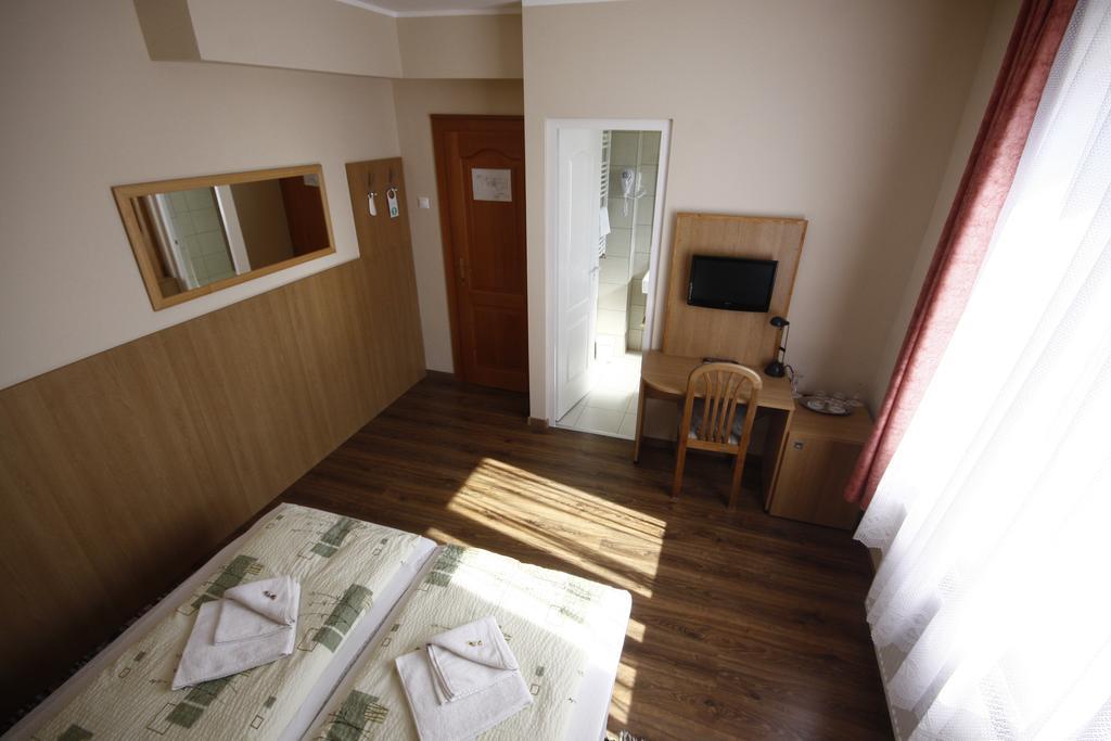 Hotel Parti Panzio Tata Exteriér fotografie