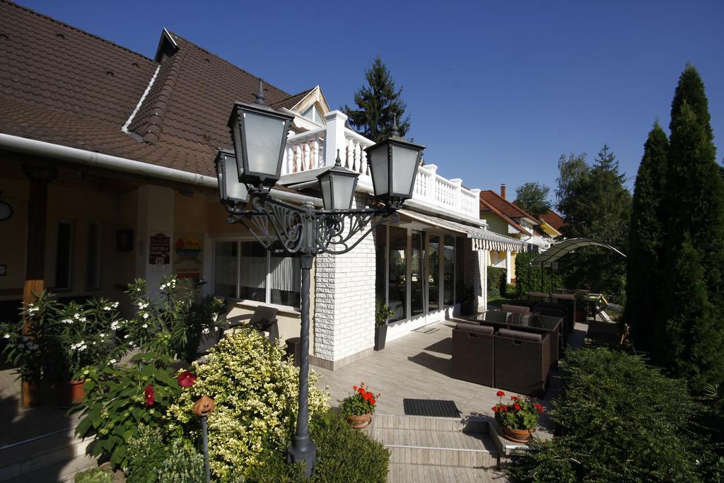 Hotel Parti Panzio Tata Exteriér fotografie