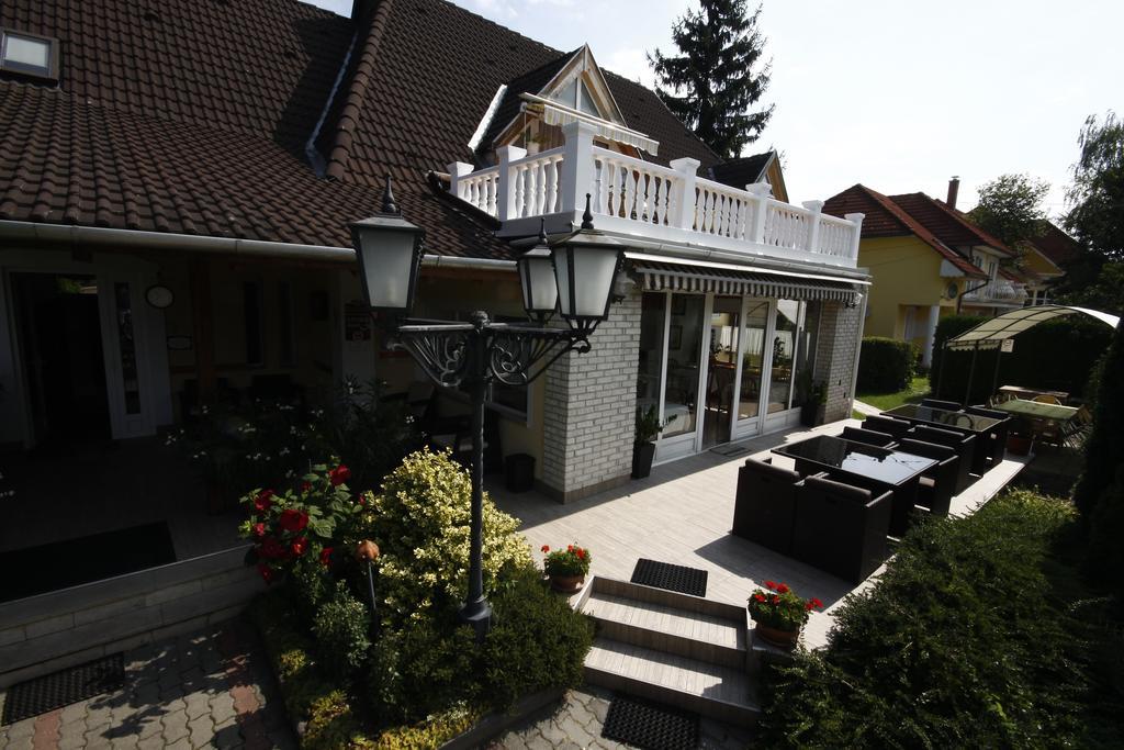 Hotel Parti Panzio Tata Exteriér fotografie